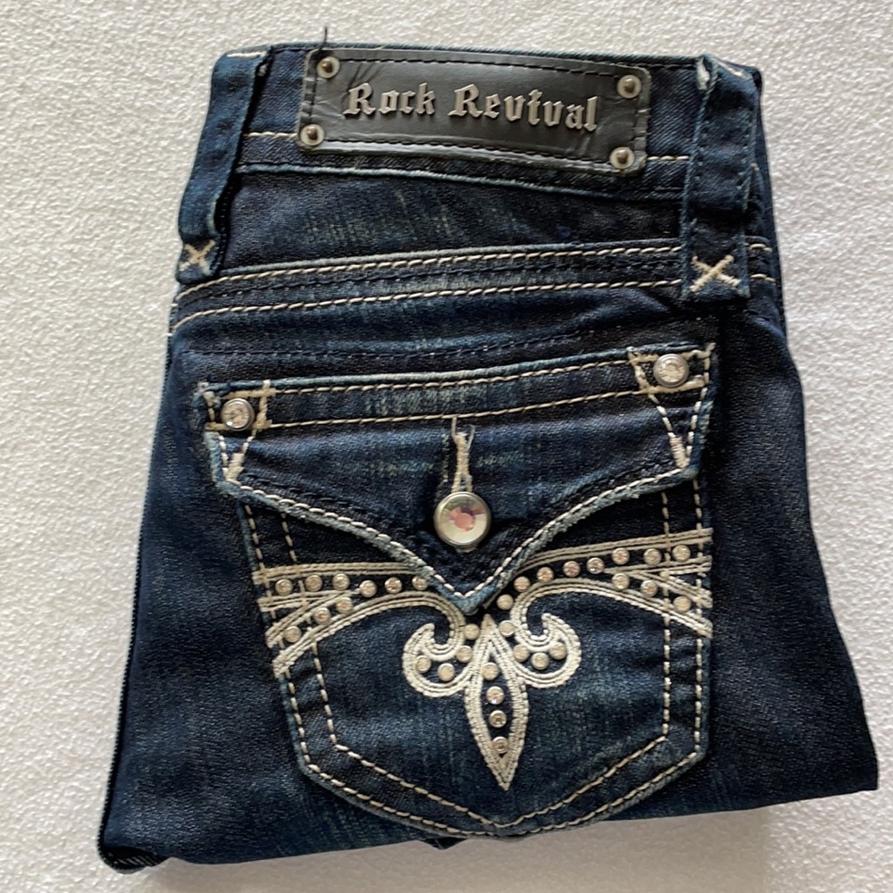 Rock Revival Sara Mid-rise Jeans Size 25.